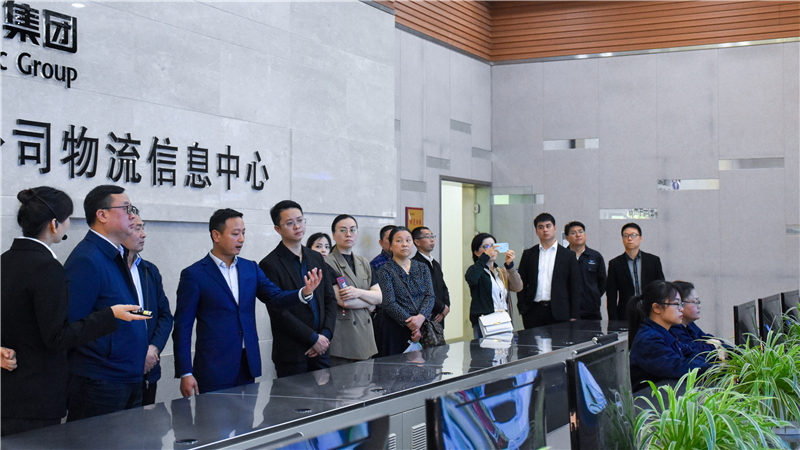 市人大副主任曾廷富一行到汇赢调研(图2) 市人大副主任曾廷富一行到汇赢调研(图2)