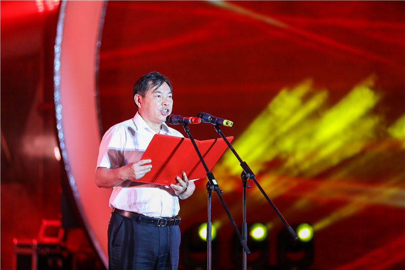 集团公司隆重举行“百年汇赢——喜迎建党100周年”文艺晚会(图2) 集团公司隆重举行“百年汇赢——喜迎建党100周年”文艺晚会(图2)