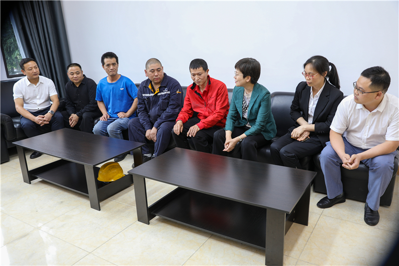 内江市总工会到汇赢开展“工会进万家”调研走访慰问(图1)