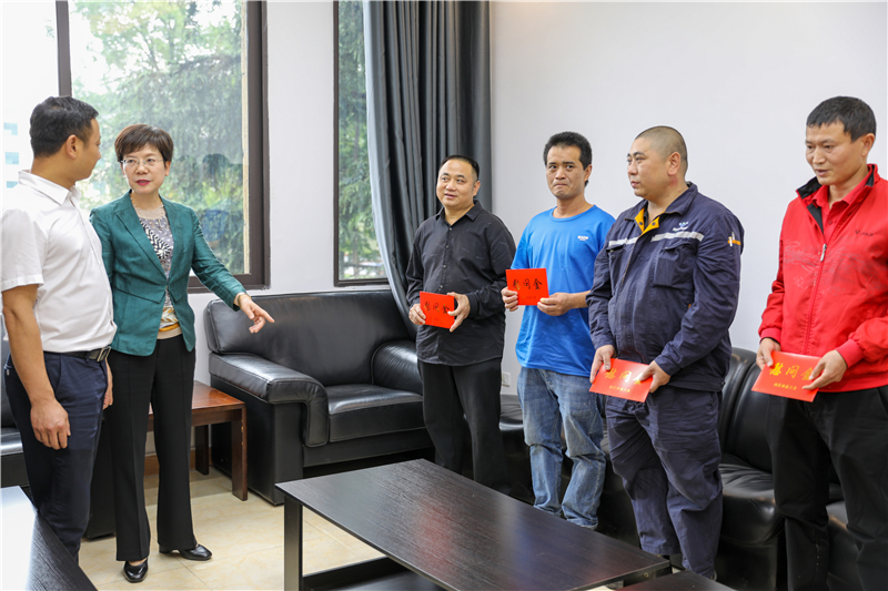 内江市总工会到汇赢开展“工会进万家”调研走访慰问(图3)