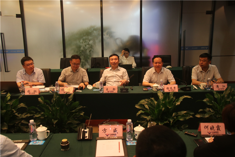方大集团董事局主席方威一行到访汇赢座谈交流(图3)