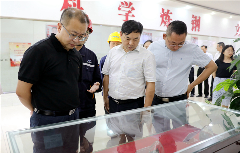 省人社厅李桢一行到汇赢连界基地调研考察(图1)