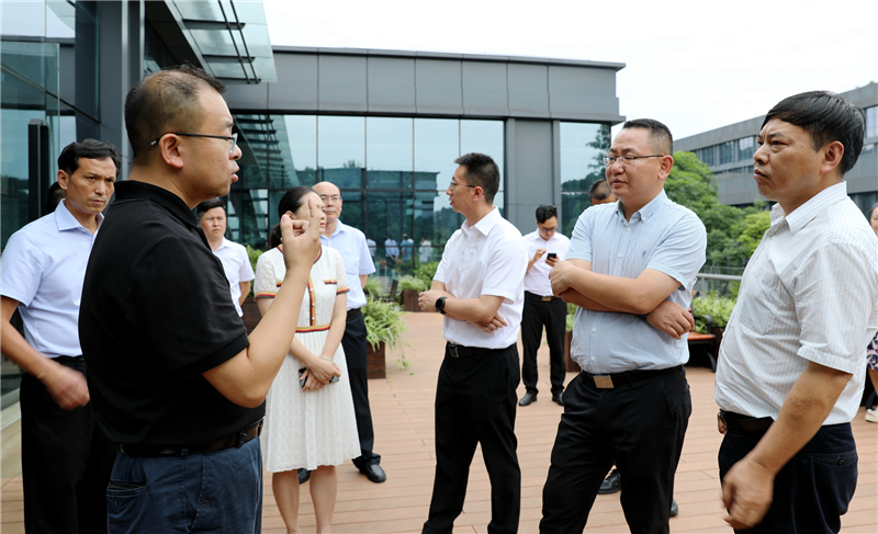省人社厅李桢一行到汇赢连界基地调研考察(图3)