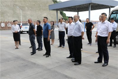 西昌市委副书记曾怀阳一行到汇赢调研