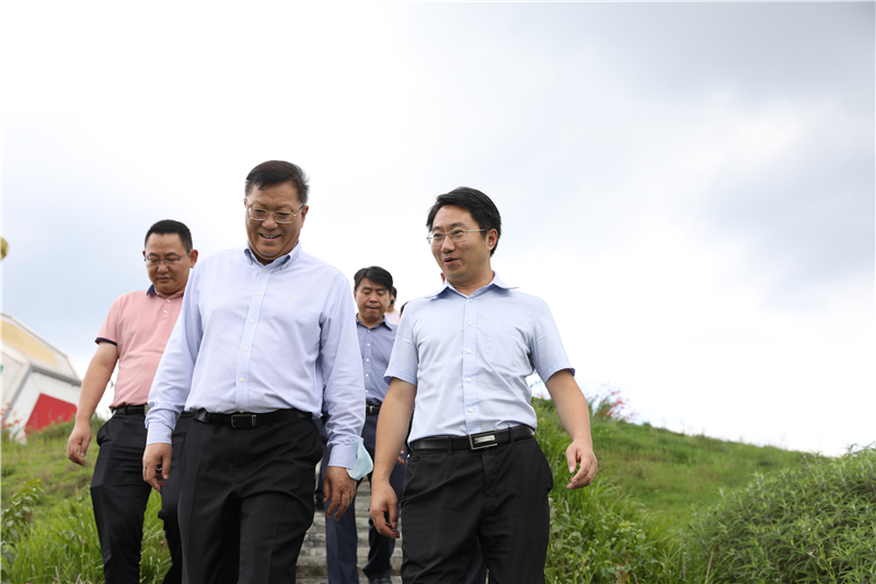 康宁大中华区总裁兼总经理李放一行来汇赢参观考察(图3)