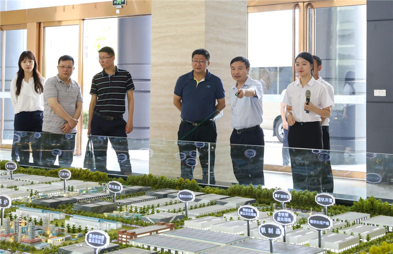 中银信达公司与中国银行四川分行到汇赢连界基地交流调研(图1)