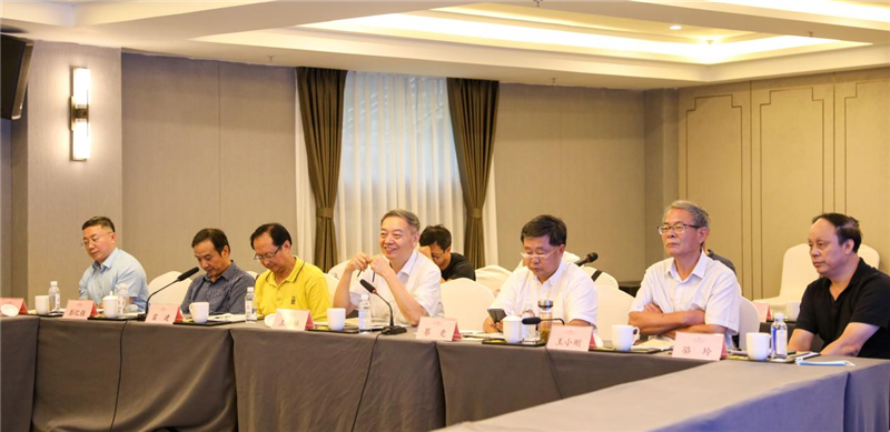 四川省委省政府决策咨询委员会到汇赢国际交流调研(图4) 四川省委省政府决策咨询委员会到汇赢国际交流调研(图4)